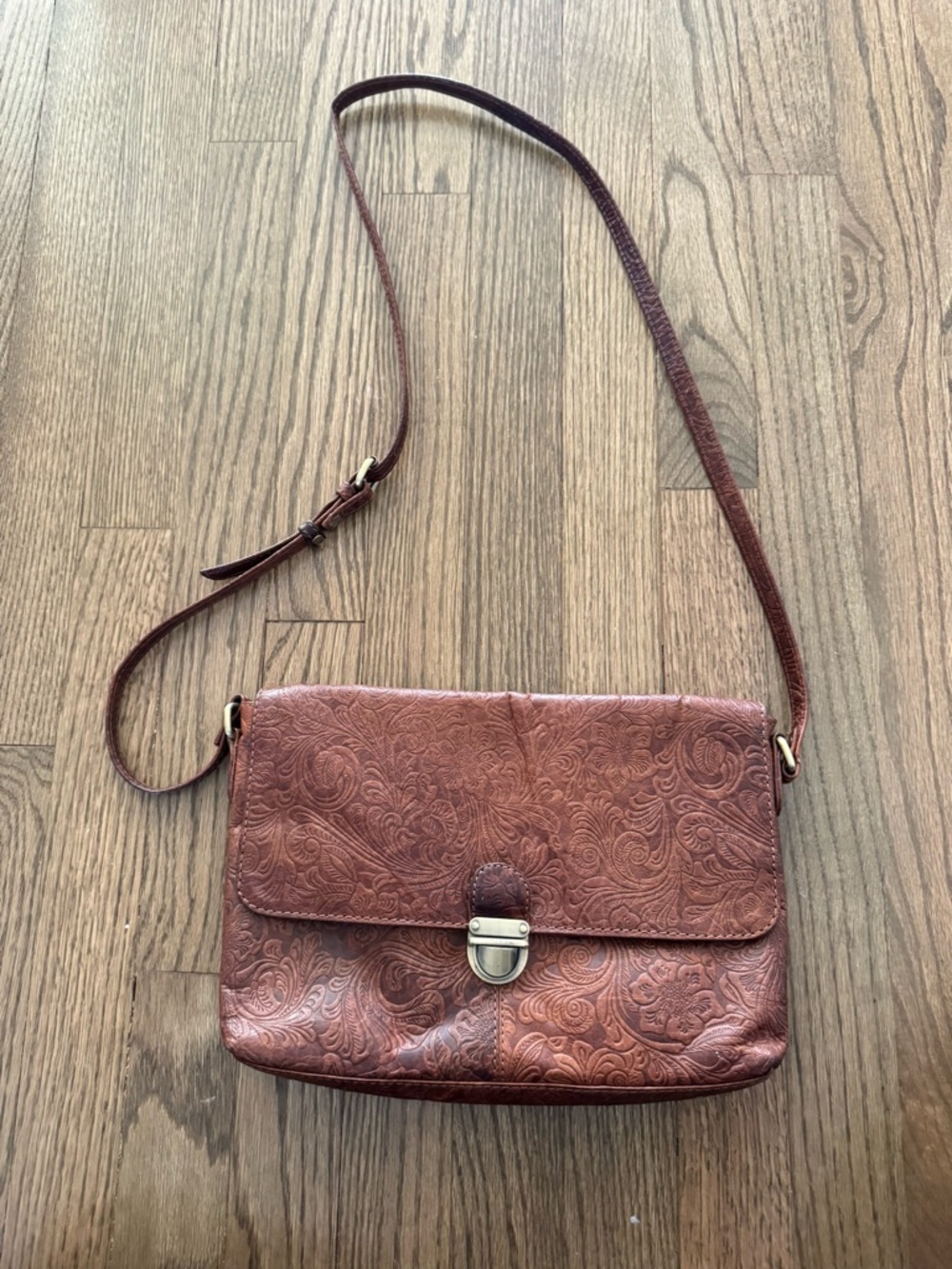 Vintage  Brown Leather Crossbody Bag with Adjustable Strap